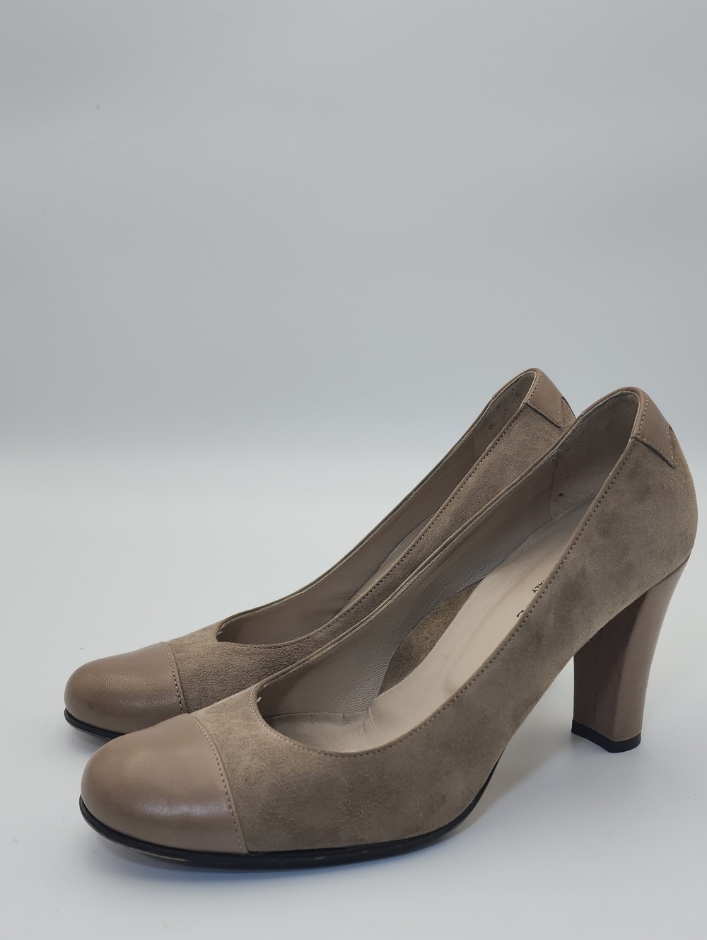 Taryn Rose Denise Tan/Nude Suede Cap Toe Pumps Heels - Made In Italy Size 39